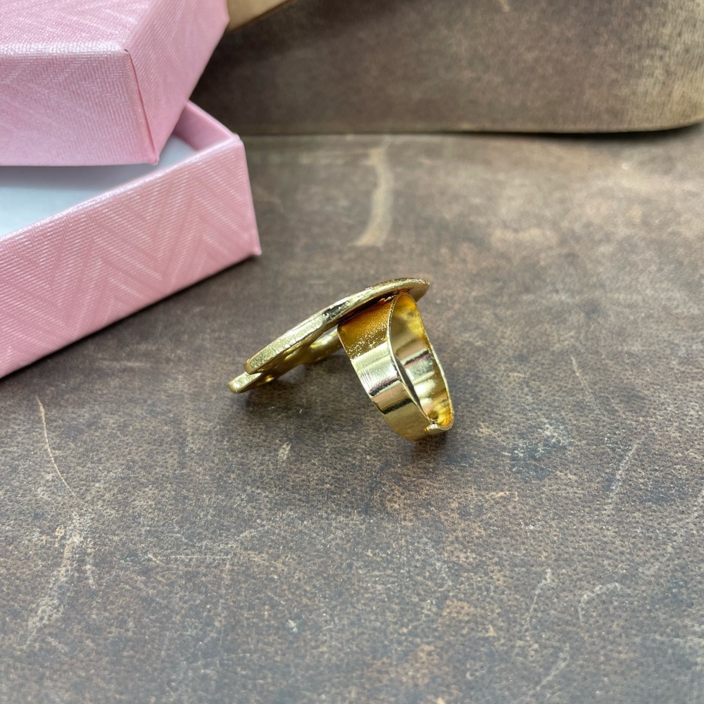 NEW💀GOLD TONED RING - ADJUSTABLE SIZE - Picture 2 of 3